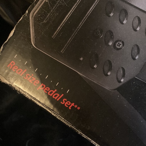 THRUSTMASTER Ferrari Racing Wheel - Picture 8 of 9